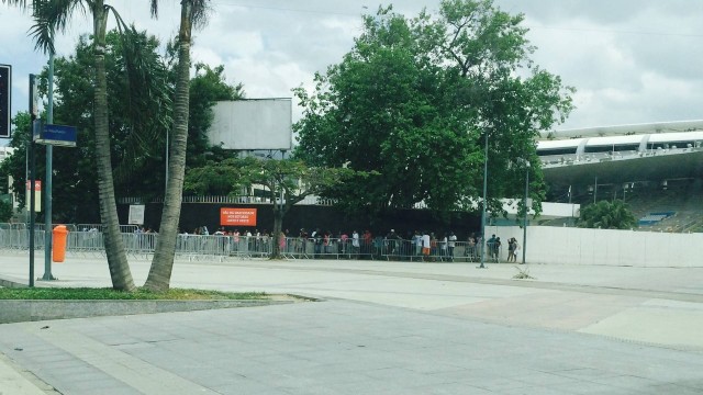 Mesmo após derrota torcedores do Flamengo fazem fila para comprar