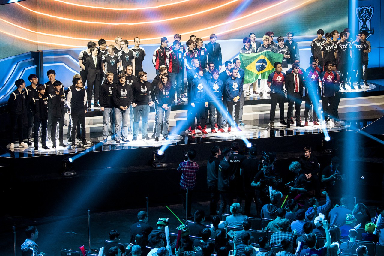 Final do Worlds 2022: Deft chora com 1º título: Era sonho, mas agora eu  consegui, lol