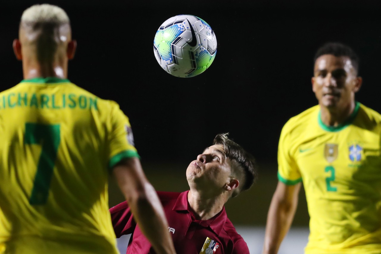 O baixinho entre gigantes: Soteldo enfrenta o Brasil na Copa América de 2019 - Getty Images