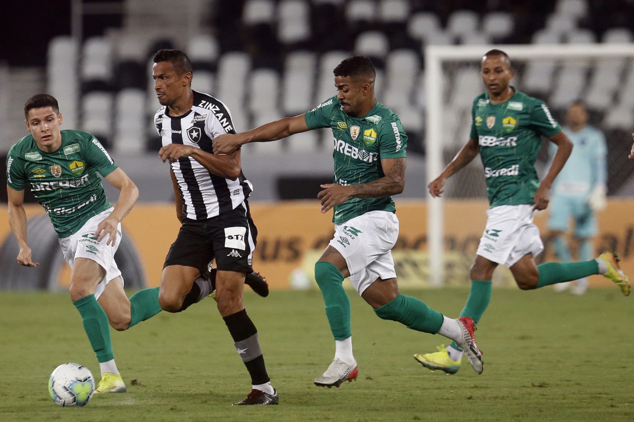 Escalação de Cícero contra o Cuiabá não agradou a Montenegro - Vitor Silva/Botafogo