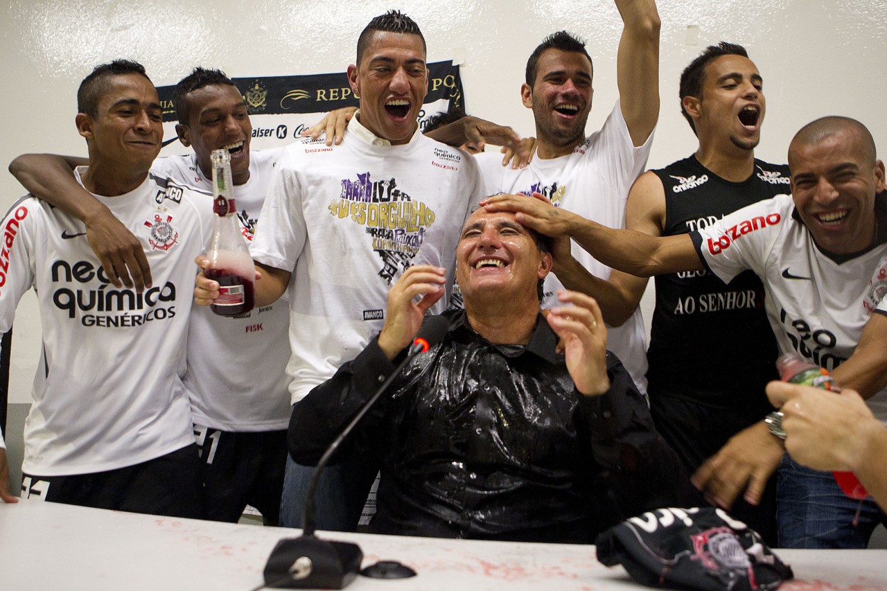Tite celebra o título brasileiro com o Corinthians - Daniel Augusto Jr/Ag. Corinthians