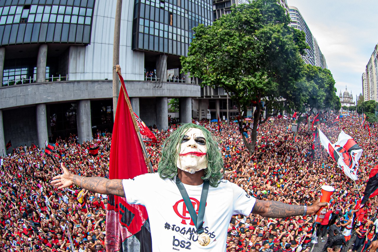 Gerson, o Coringa, na comemoração do título da Libertadores - Alexandre Vidal/Flamengo