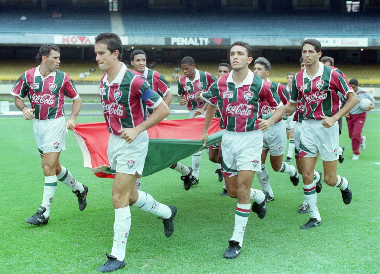 Ézio entrando em campo pelo Fluminense - Gazeta Press