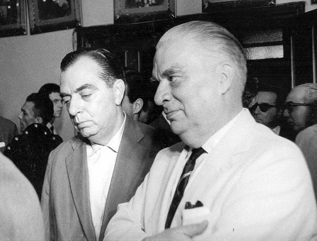 Os irmãos Nelson Rodrigues, à esquerda, e Mário Filho, à direita - Arquivo