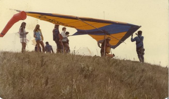 Pepê Lopes em torneio de voo livre nos anos 80 - Arquivo pessoal