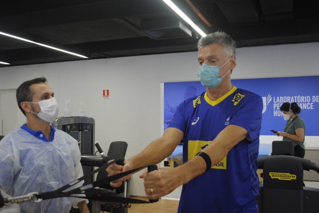 Renan Dal Zotto, em treino de recuperação após Covid - João Gabriel Rodrigues