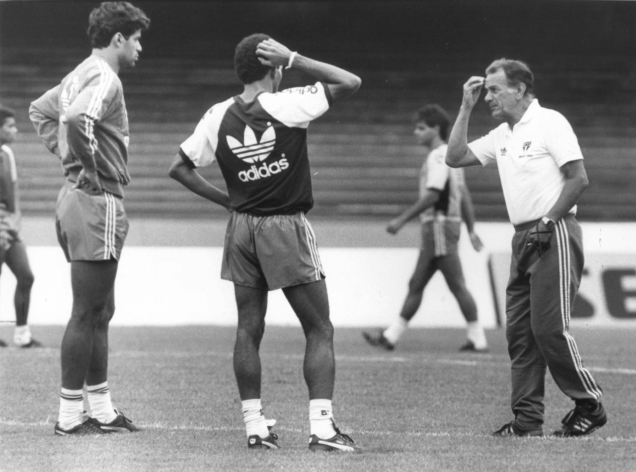 Telê orienta Raí e Mário Tilico em treino do São Paulo em 1990 - Célio Jr/Estadão Conteúdo 