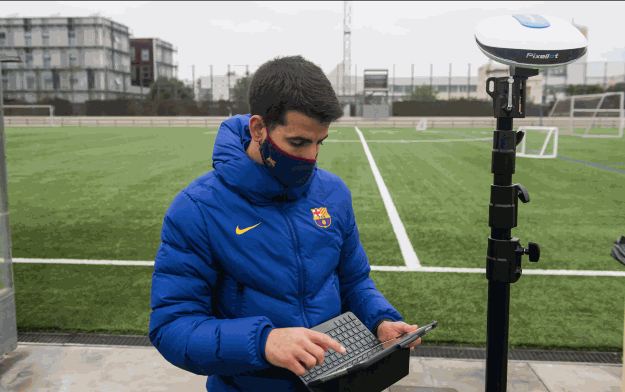 Imagem da nova câmera portátil de gravação automática utilizada pelo Barcelona para filmar e gerar dados dos treinos das categorias de base. Ferramenta lançada em março - Víctor Salgado / FC Barcelona