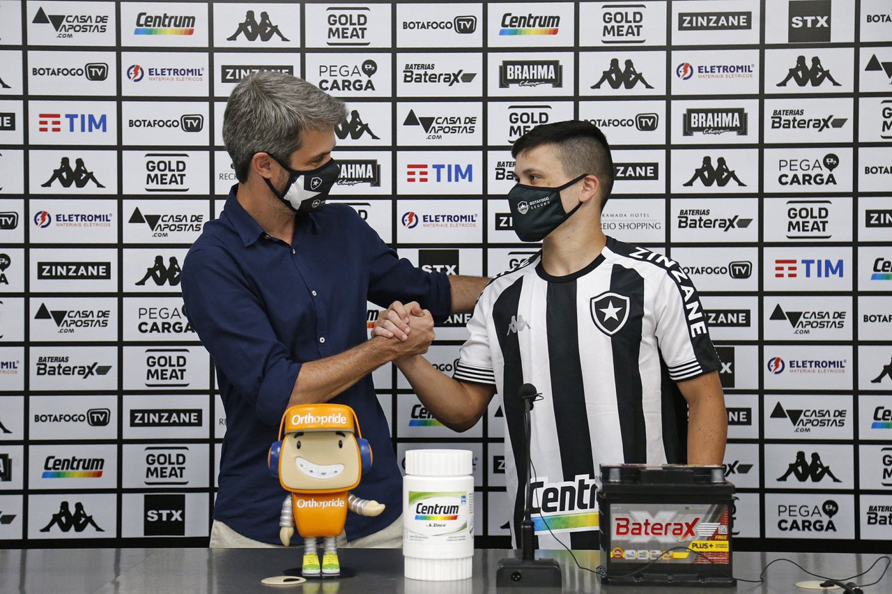Eduardo Freeland apresenta Ronald no dia 1 de março. Diretor de futebol chegou ao clube antes do CEO - Vitor Silva/Botafogo