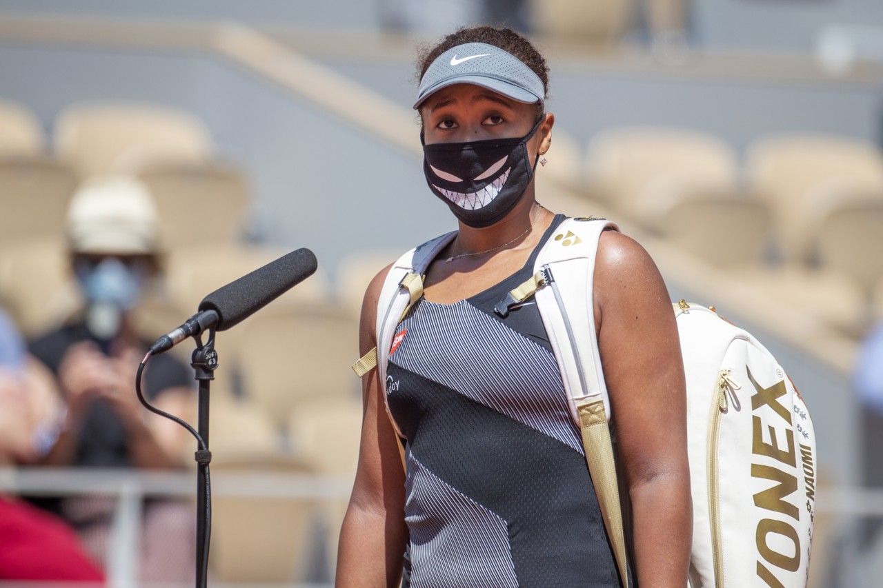 Naomi Osaka abandonou Roland Garros e está afastada do circuito de tênis tratando depressão - Tim Clayton/Corbis via Getty Images