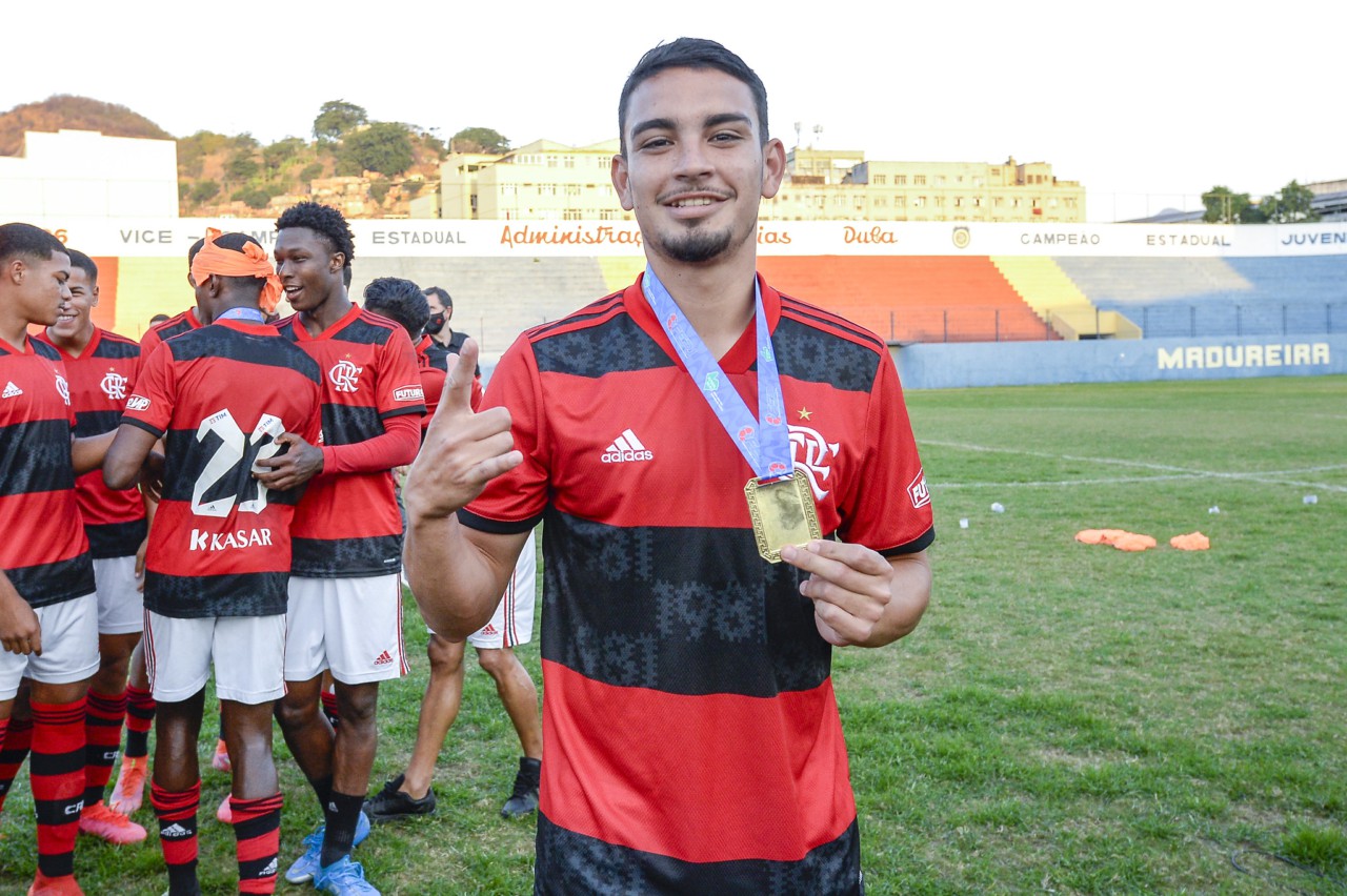 Fabrizio Peralta, volante paraguaio, está emprestado pelo Cerro Porteño ao sub-20 do Flamengo - Maarcelo Cortes / Flamengo