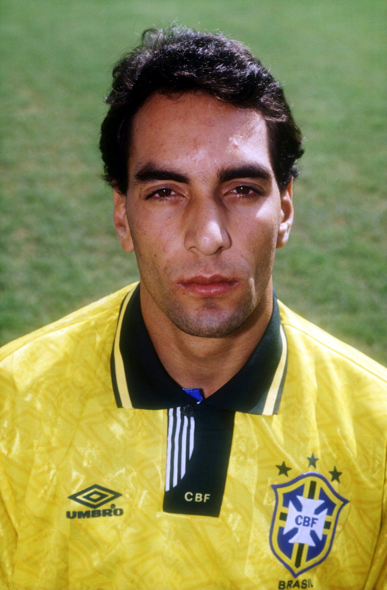 A primeira convocação de Edmundo foi em 1992, no mesmo ano de estreia. Em 1993, foi campeão de torneio da Inglaterra ao lado de Ronaldo e Juninho Paulista - Shaun Botterill/ALLSPORT
