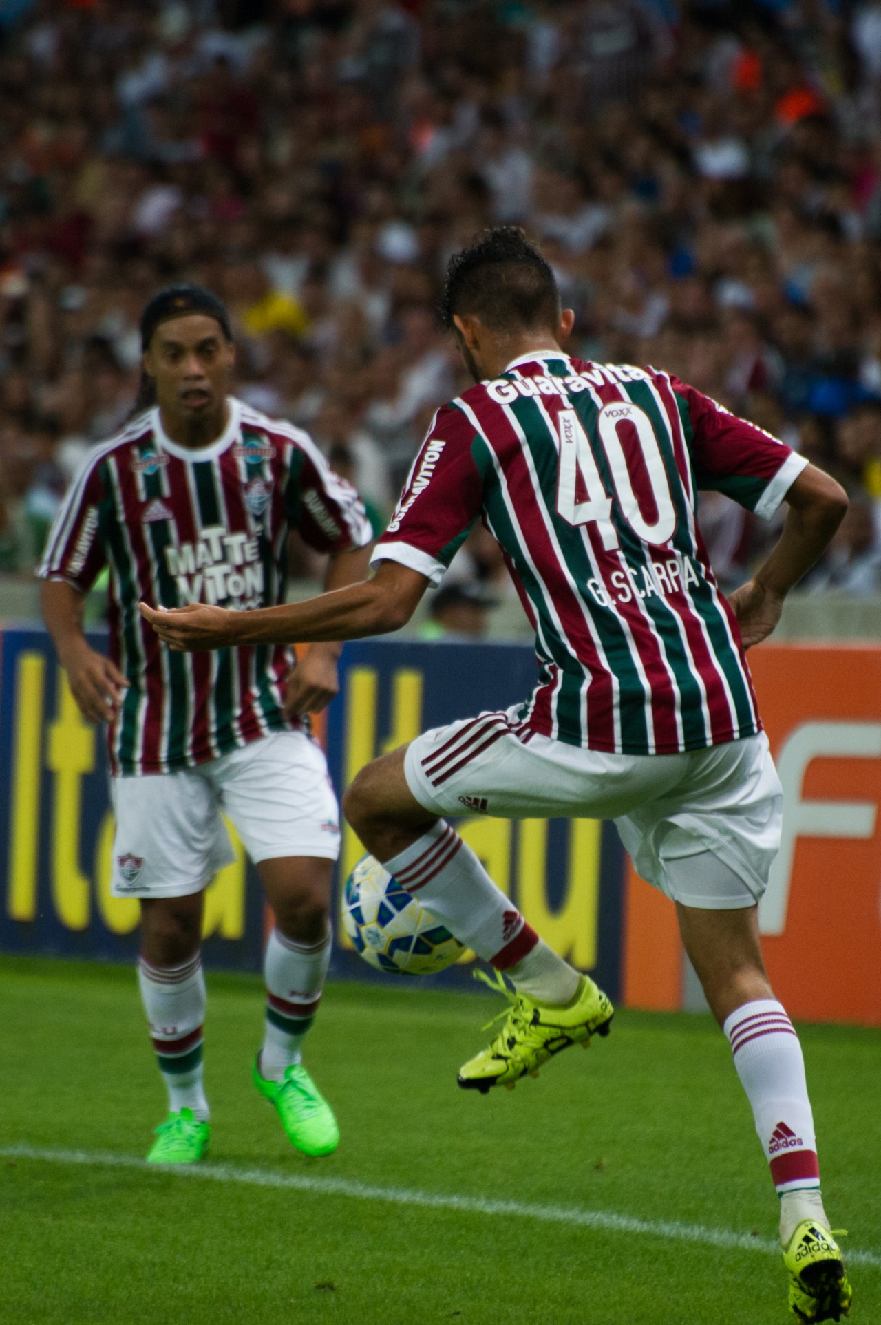 Gustavo Scarpa com Ronaldinho Gaúcho pelo Fluminense - Bruno Haddad/Fluminense F.C.
