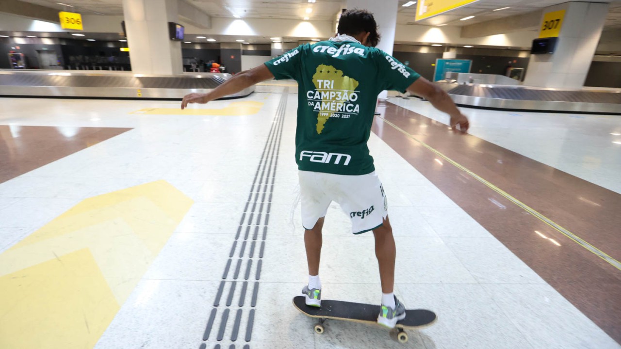 Scarpa anda de skate na comemoração da Libertadores de 2021 - Cesar Greco/Palmeiras