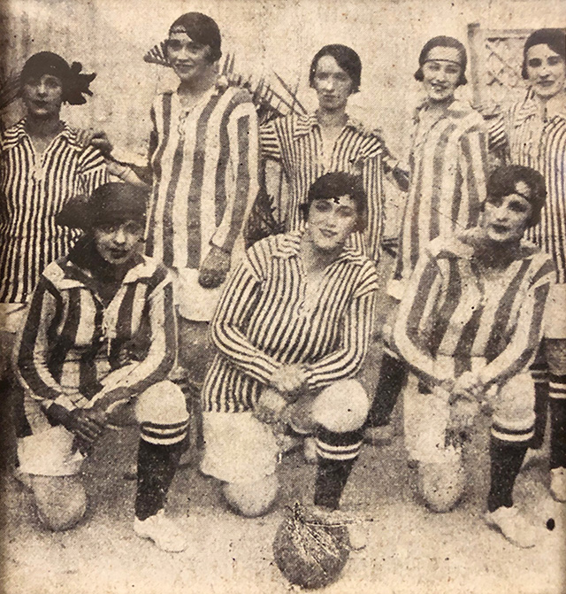 Futebol feminino: o primeiro jogo oficial da história :: Histórias do  futebol 