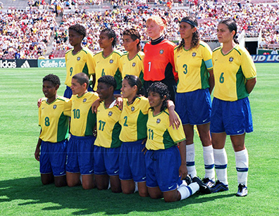 Futebol feminino: o primeiro jogo oficial da história :: Histórias do  futebol 