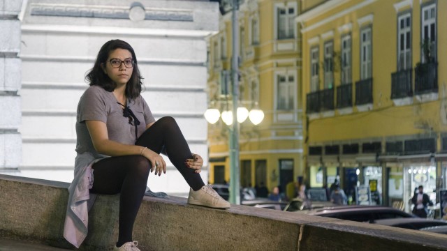 Após concluir a graduação, Isabella de Oliveira, de 25 anos, sofre o impacto do desemprego.