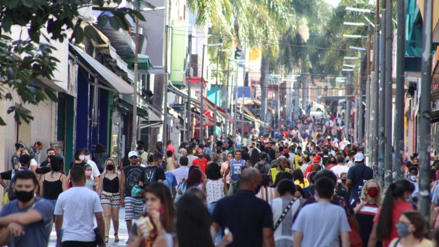 A Comissão de Defesa do Consumidor da Câmara Municipal do Rio  recomenda atenção às condições de pagamento que são oferecidas pelas lojas e, principalmente, no preço dos produtos