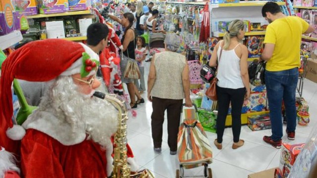 Lojistas estimam contratar sete mil pessoas para o período extra-Natal, 1.500 a mais do que no ano passado