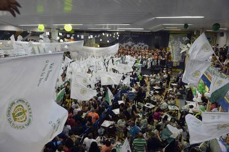 A quadra comemorou a escolha do samba que a escola desfilará no Grupo Especial, no carnaval 2014