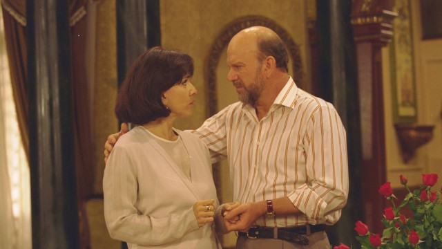 Cecil Thiré e Tereza Raquel numa cena da novela em “A próxima vítima”