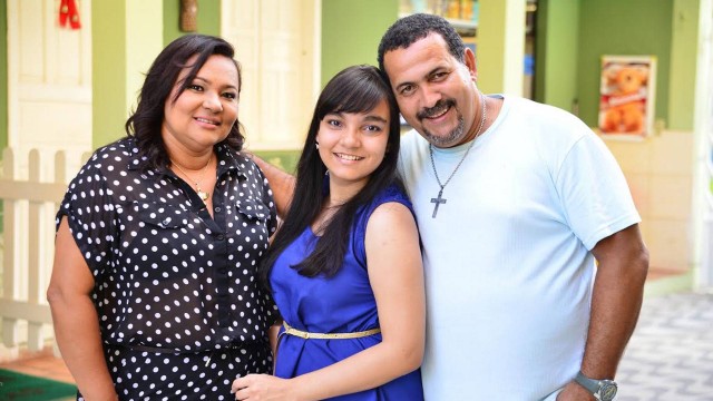 Ex-BBB Mara com a filha Araci e o marido Carlos