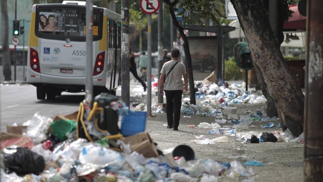 Lixo acumulado no Centro do Rio