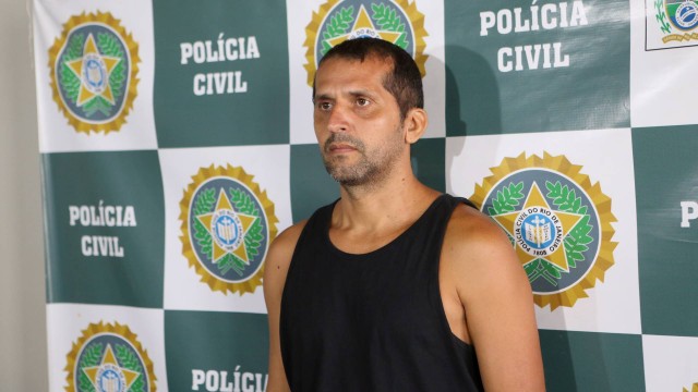 Egnaldo, dono de uma lan house no Complexo da Maré, preso acusado de vender radiotransmissores para criminosos