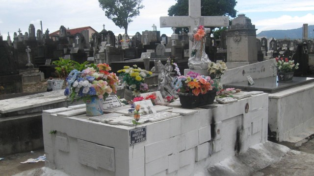 Túmulo de Taninha, no Cemitério de Inhaúma