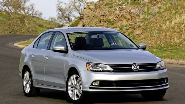 O Volkswagen Jetta 2015, com mudanças apenas sutis, estará no Salão de Nova York, a partir de 18 de abril.