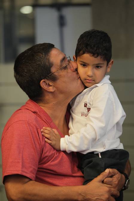 Zeca Pagodinho faz chamego no neto Noah, de quatro anos: “Ele é do jeito que eu queria”