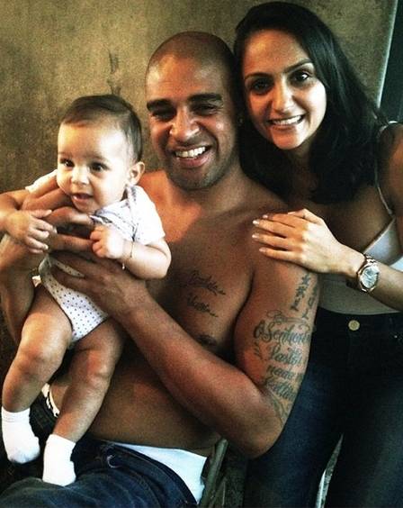 Adriano com a ex-noiva, Renata, e a filha Lara