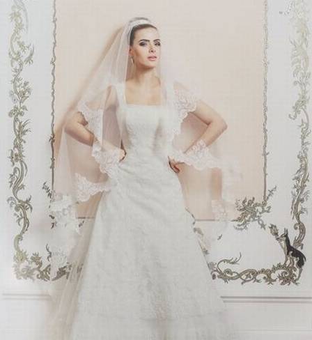 Rayanne Morais posa vestida de noiva