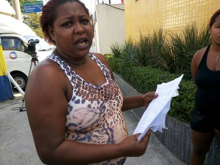 Elizabete Gomes, de 32 anos, é prima da mãe de Luiz Felipe Rangel Bento, de 3 anos. Menino foi morto durante operação policial em Costa Barros