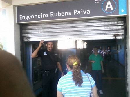 A estação Engenheiro Rubens Paiva fechada