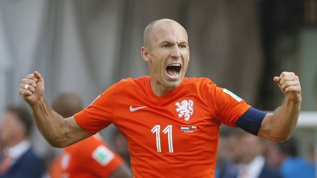 Robben comemora gol da Holanda sobre o Chile