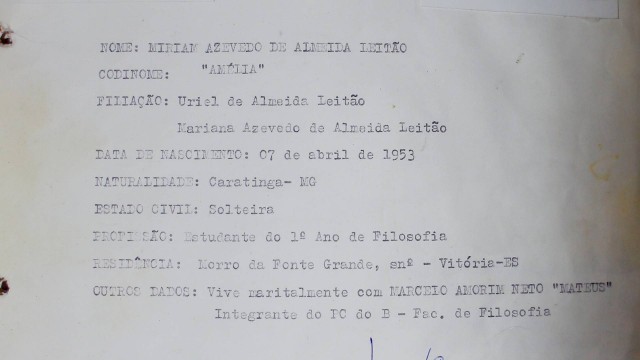 Ficha de Miriam Leitão (ou Amélia) quando foi presa, em 1972