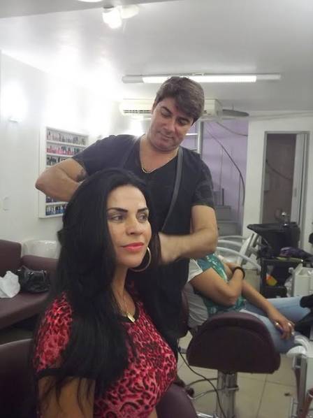 Solange Gomes com o cabeleireiro Eduardo Siqueira