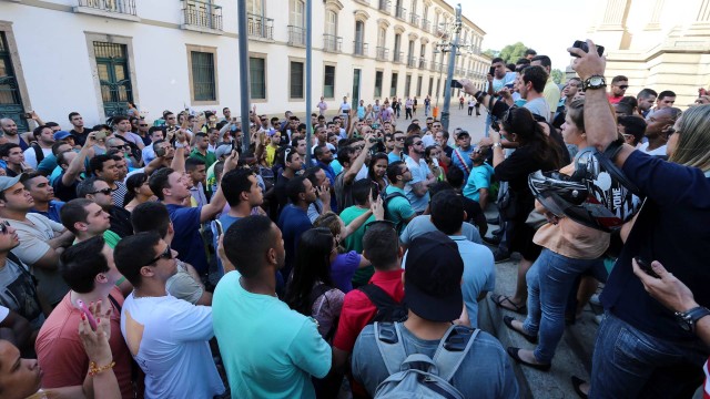 Candidatos pediram anulação da prova da PM, na terça-feira, em frente à Assembleia Legislativa do Rio