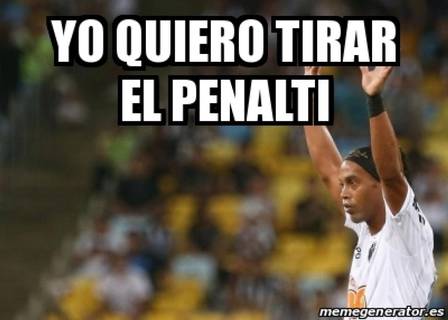 Ronaldinho Gaúcho virou motivo de chacota após perder um pênalti na estreia pelo Querétaro, no México