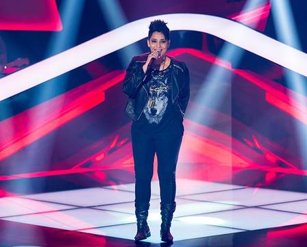 Nise Palhares canta na estreia do 'The Voice Brasil'