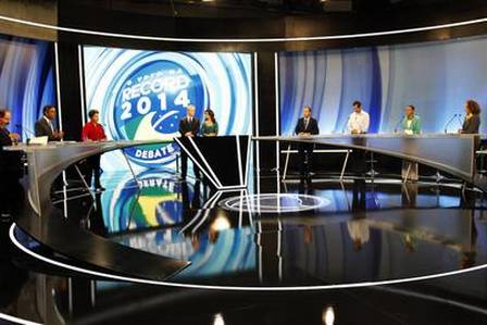 Os sete candidatos à Presidência da República em debate promovido pela TV Record