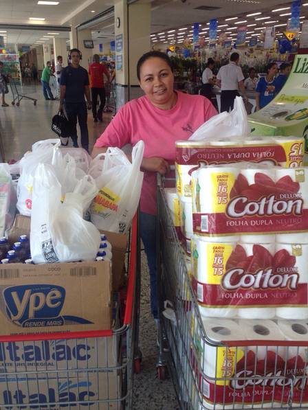 Sandra foi a primeira a chegar no Supermercado Guanabara da Barra da Tijuca