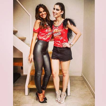 Bruna Marquezine e a blogueira Camila Coutinho