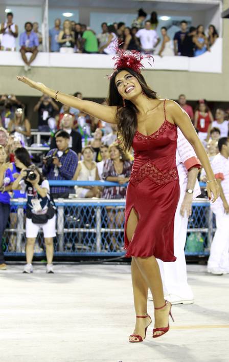 Juliana Paes em 2012, no desfile da Viradouro no Grupo de Acesso