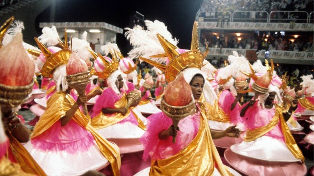 As baianas vestidas de Estátua da Liberdade, no desfile de 1987