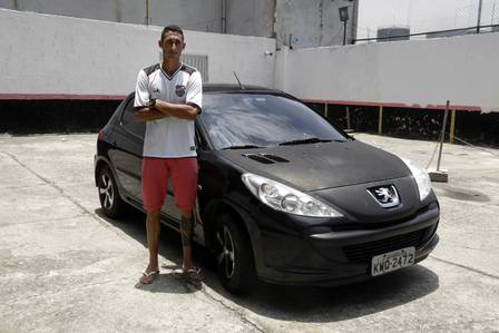 Raphael Santiago, o Di María do São Cristóvão, pagou R$ 23 mil no seu carro, que foi parcelado em muitas vezes