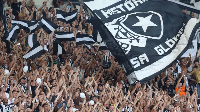 Torcida do Botafogo durante o primeiro jogo da decisão