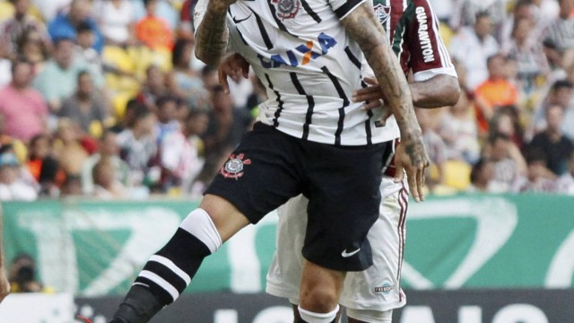 Guerrero em ação contra o Fluminense