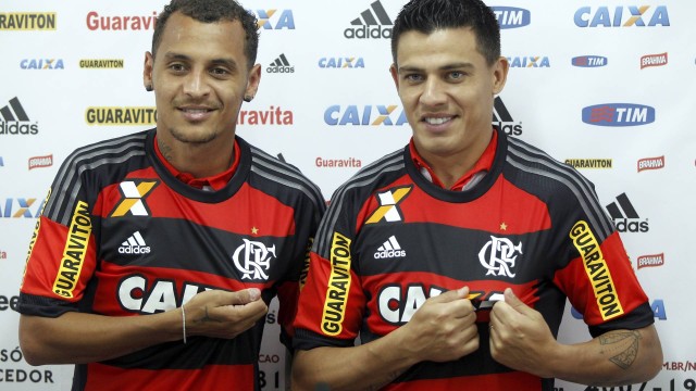 ES Rio de Janeiro (12/06/2015) Treino do Flamengo no Ninho do Urubu foto Cezar Loureiro agencia o globo Ayrton e Alan Patrick
